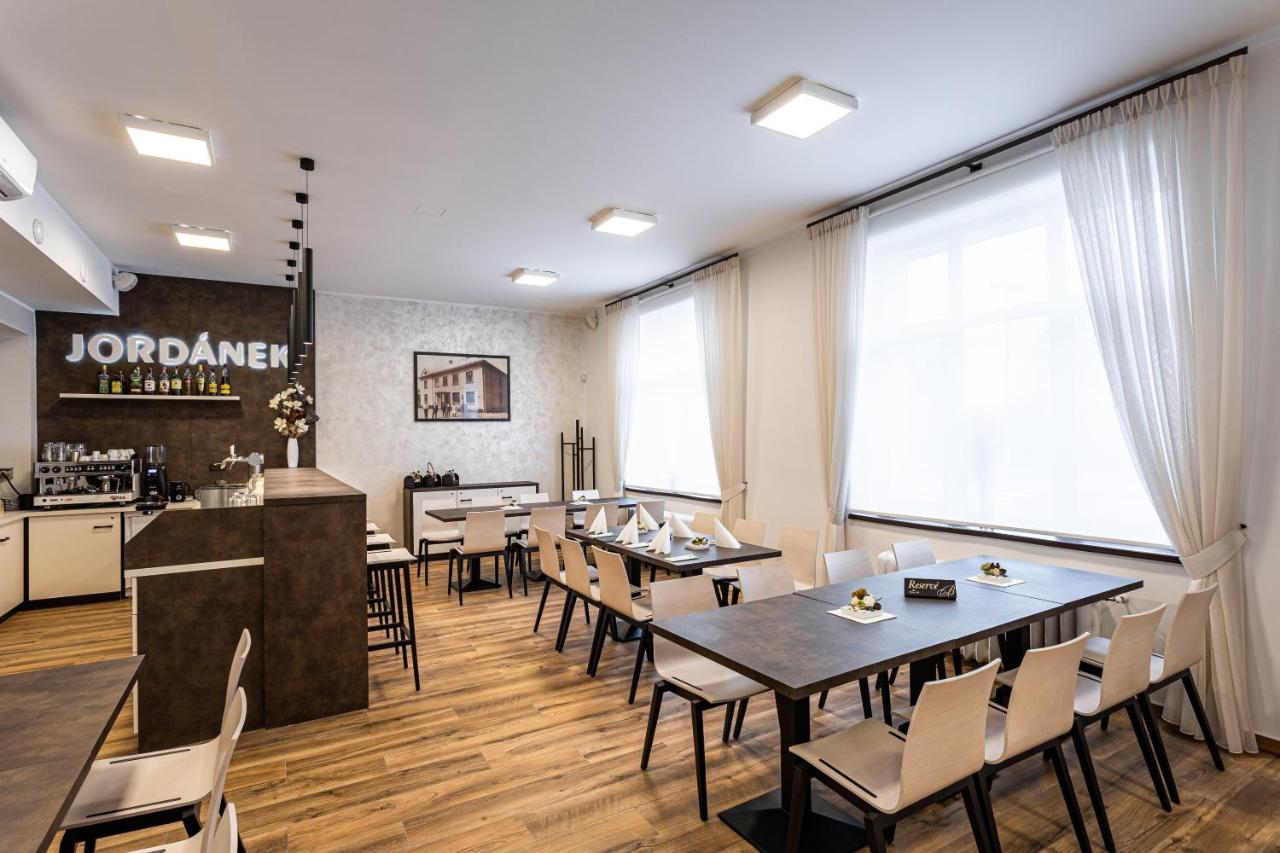 Hotel Jordanek Opočno Exteriör bild