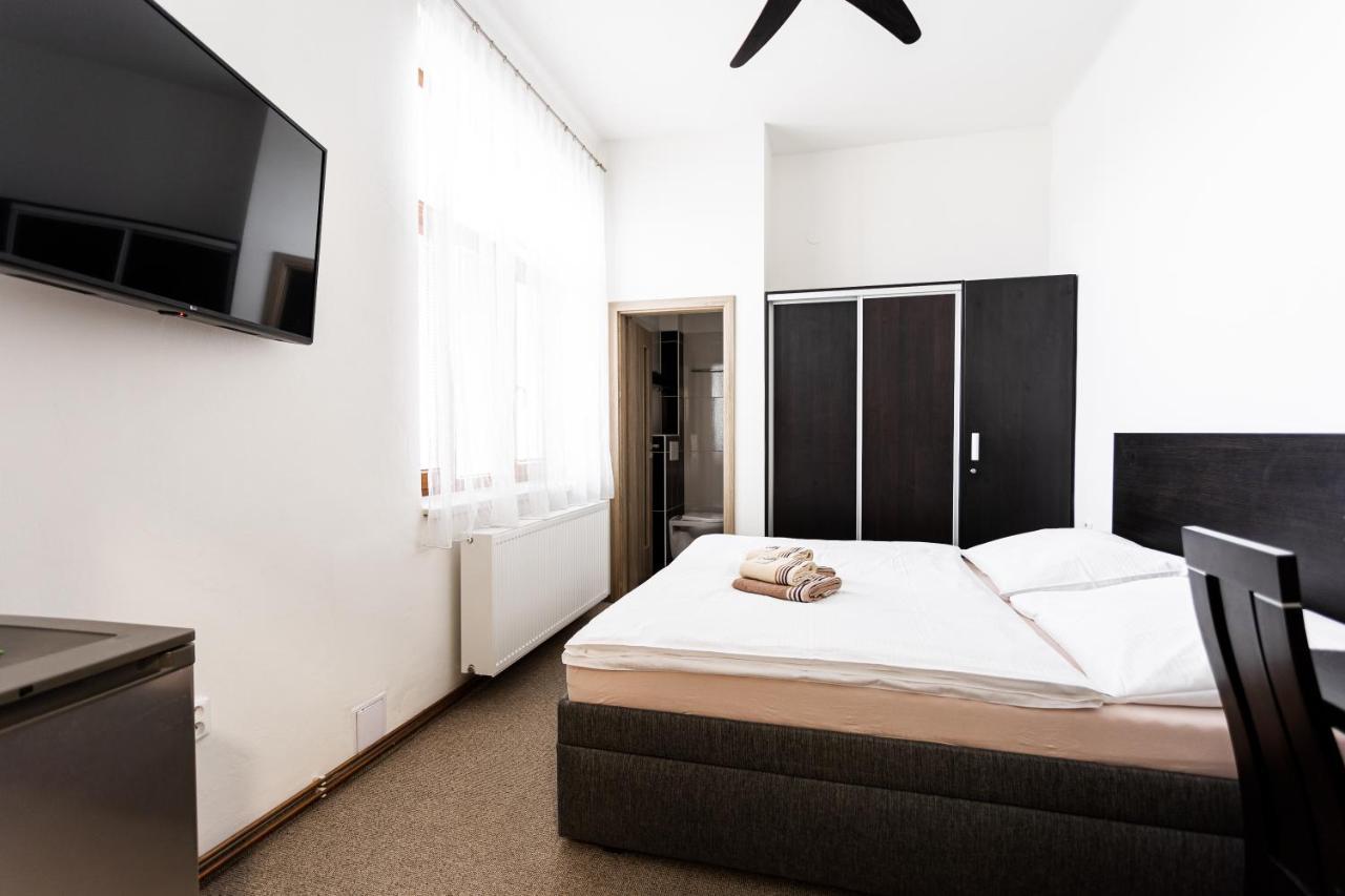 Hotel Jordanek Opočno Exteriör bild