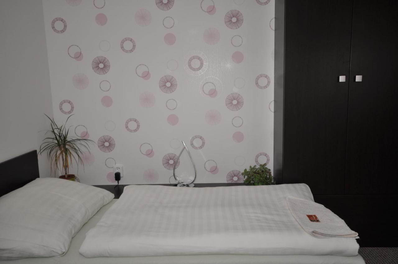 Hotel Jordanek Opočno Exteriör bild