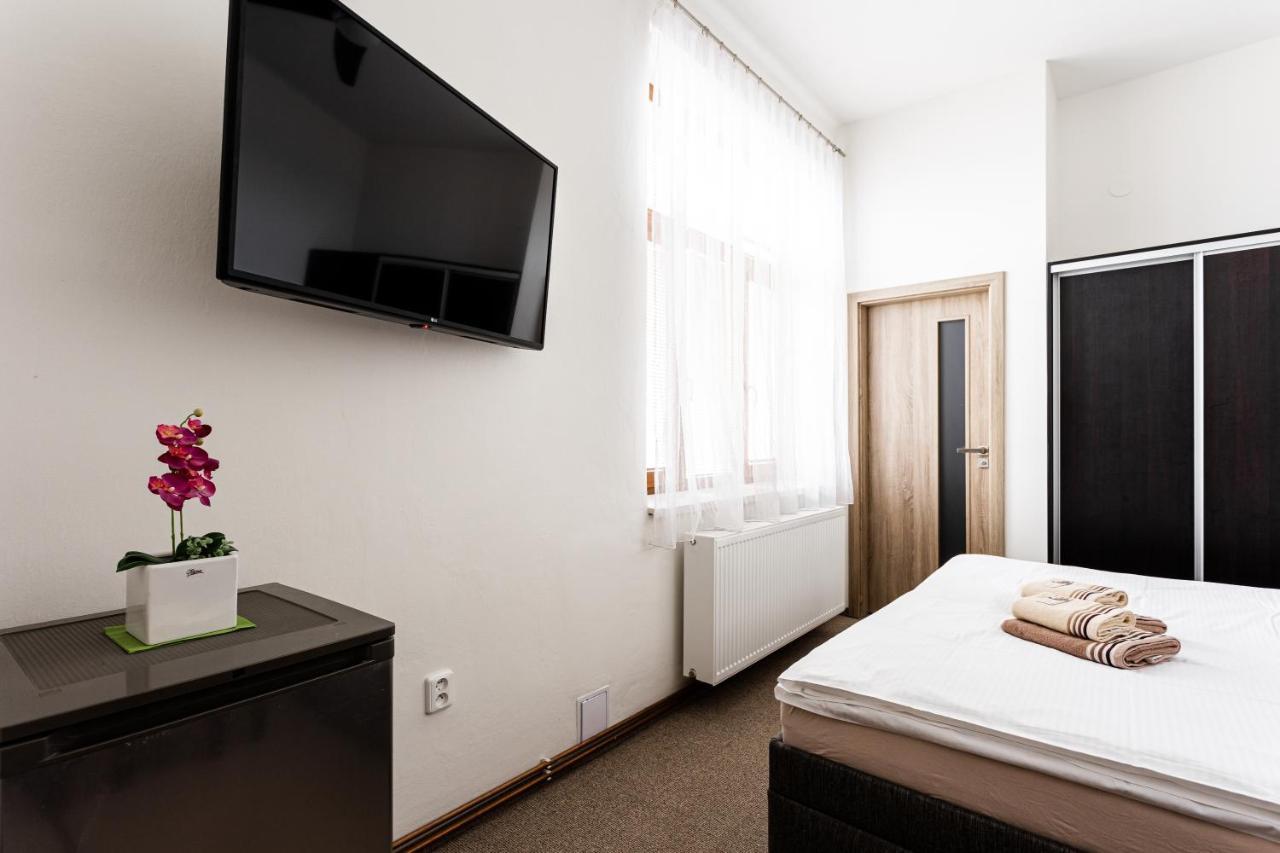 Hotel Jordanek Opočno Exteriör bild