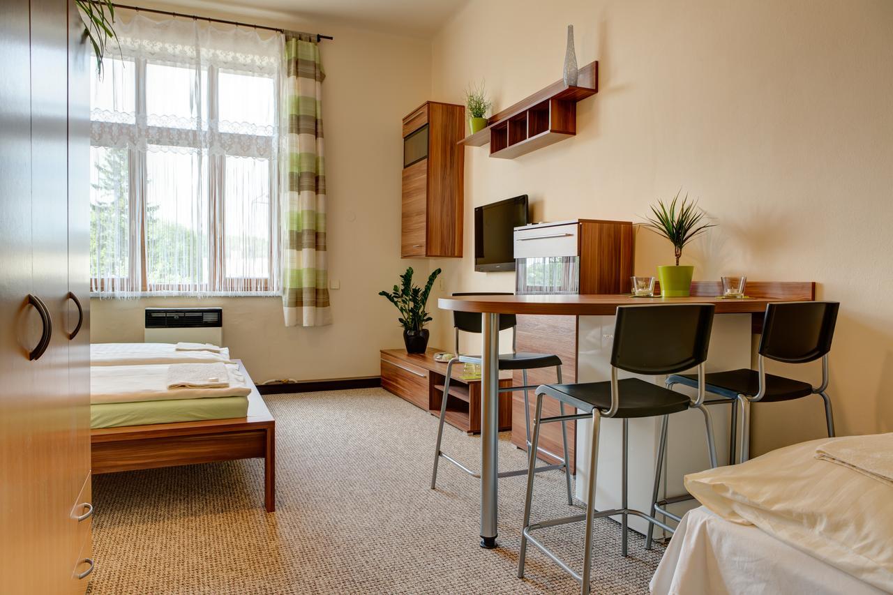 Hotel Jordanek Opočno Exteriör bild