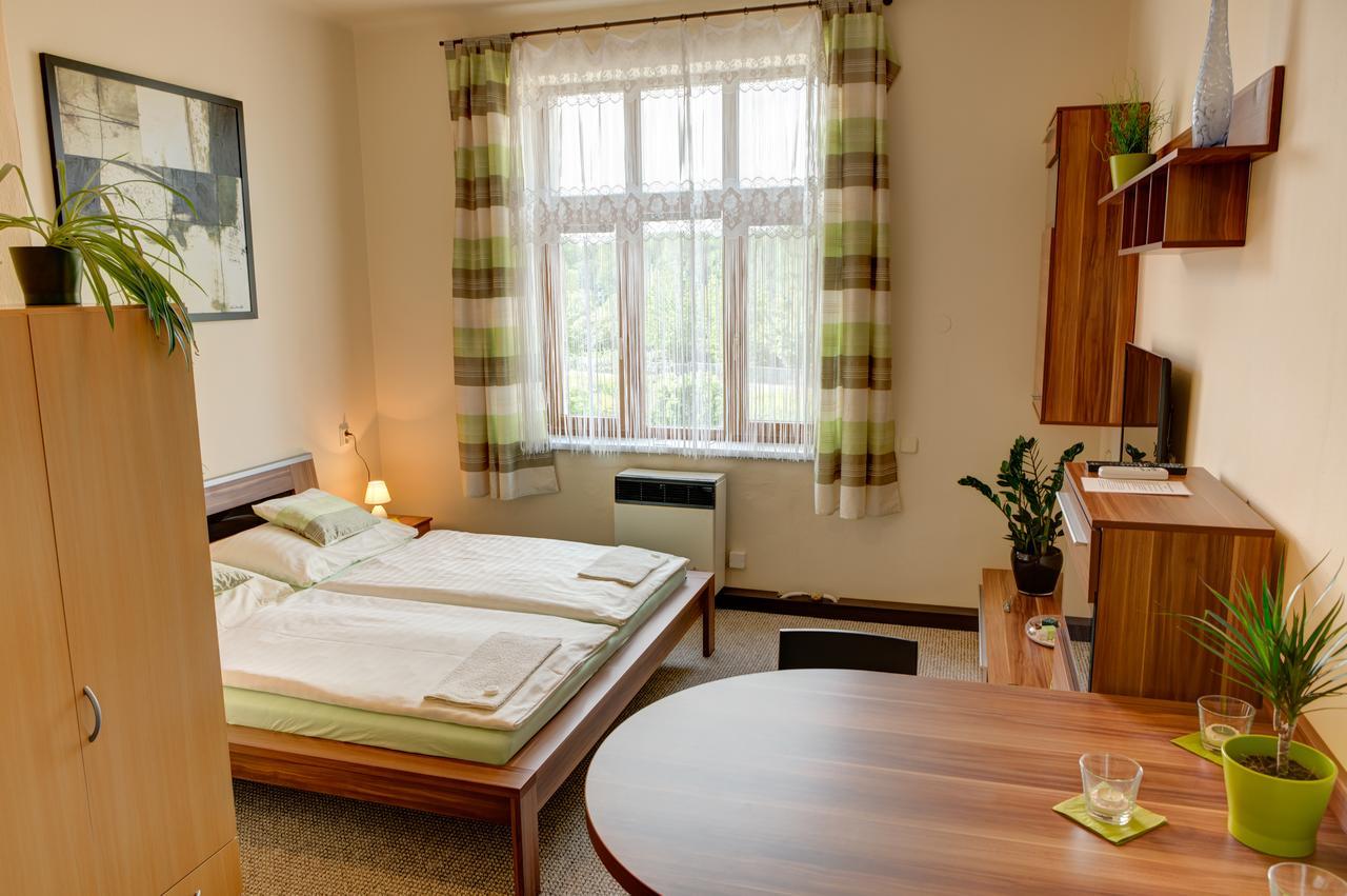 Hotel Jordanek Opočno Exteriör bild