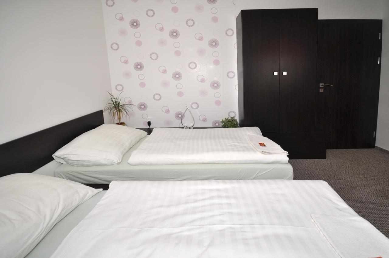 Hotel Jordanek Opočno Exteriör bild
