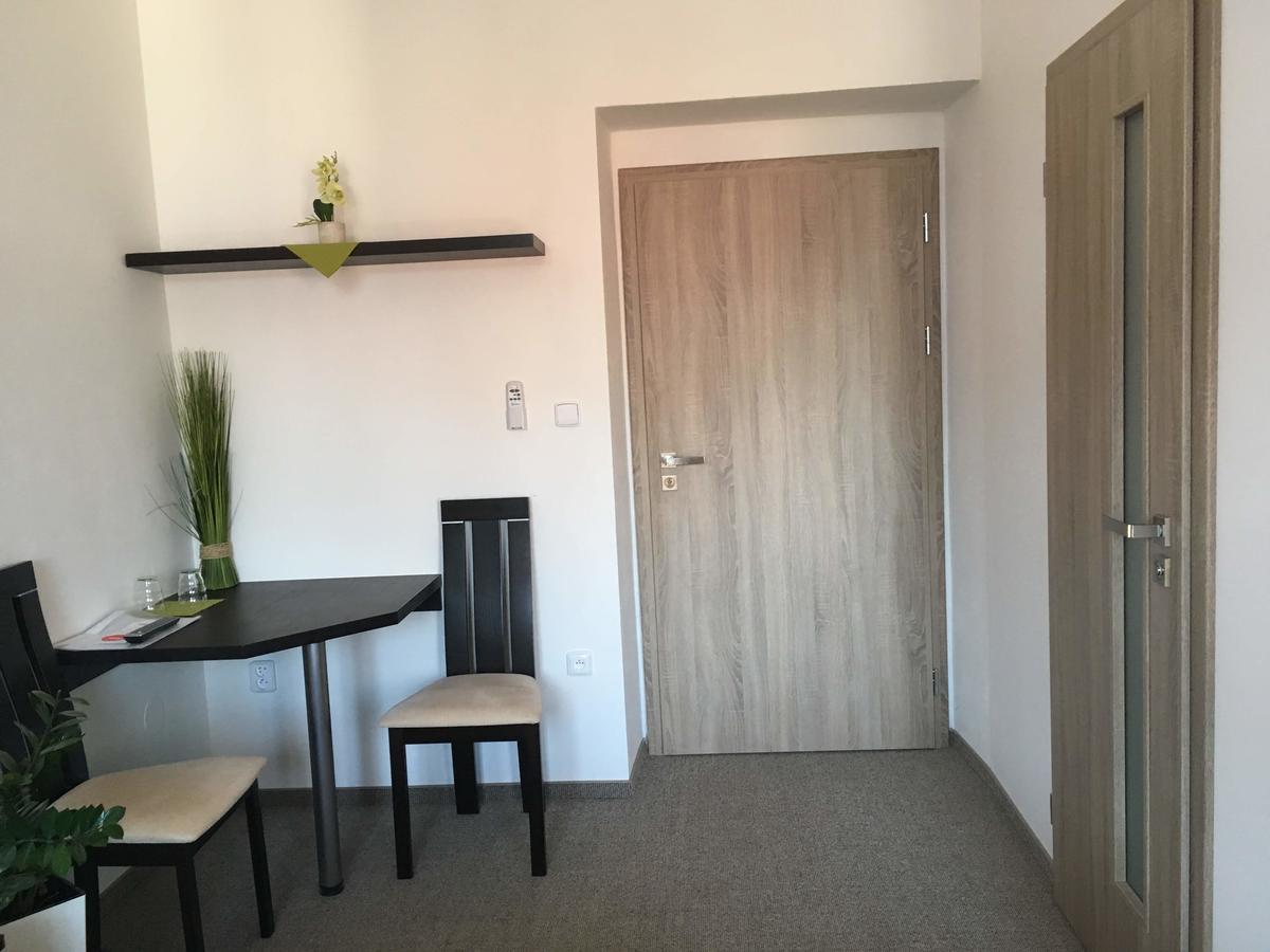 Hotel Jordanek Opočno Exteriör bild