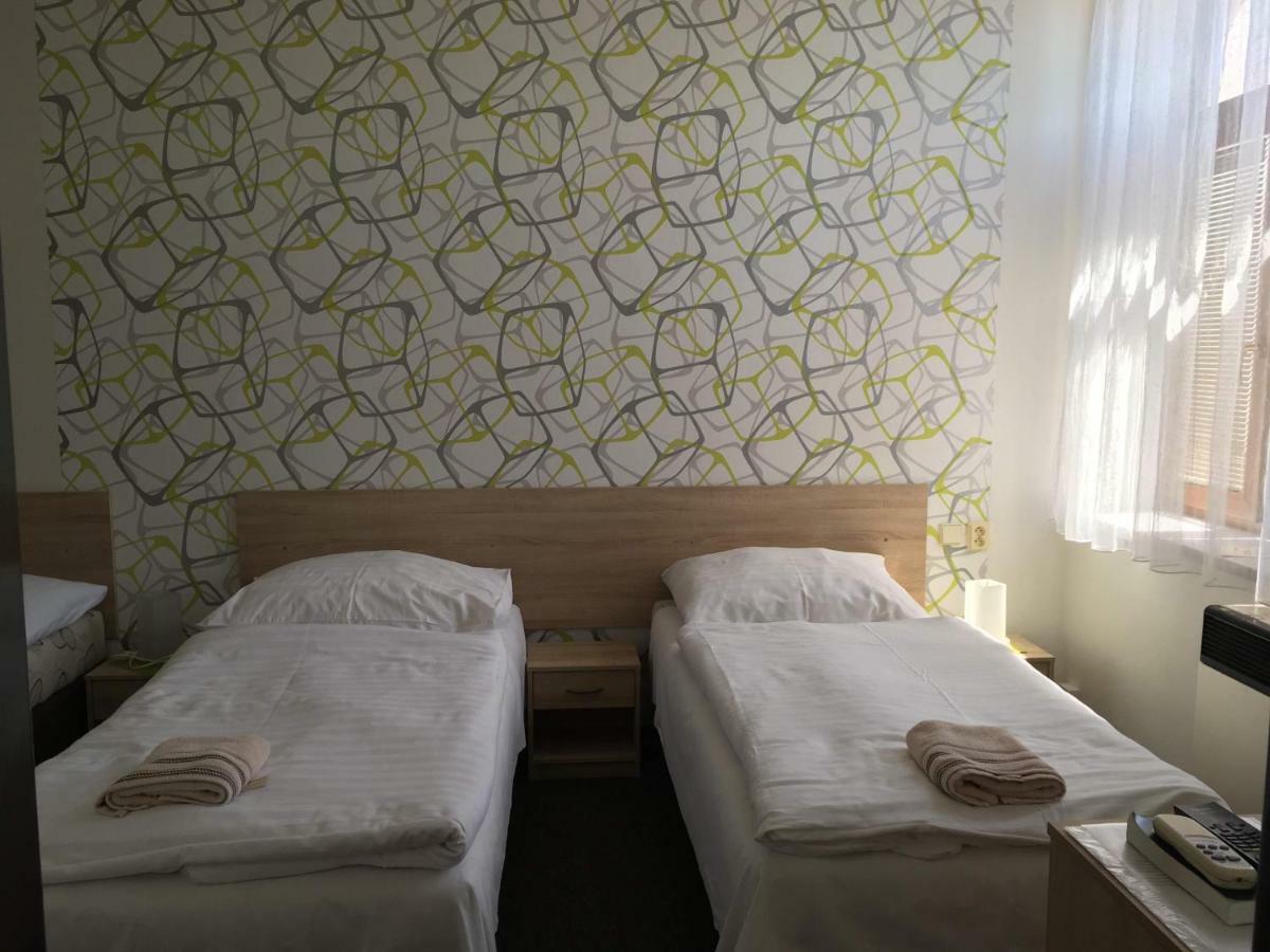 Hotel Jordanek Opočno Exteriör bild