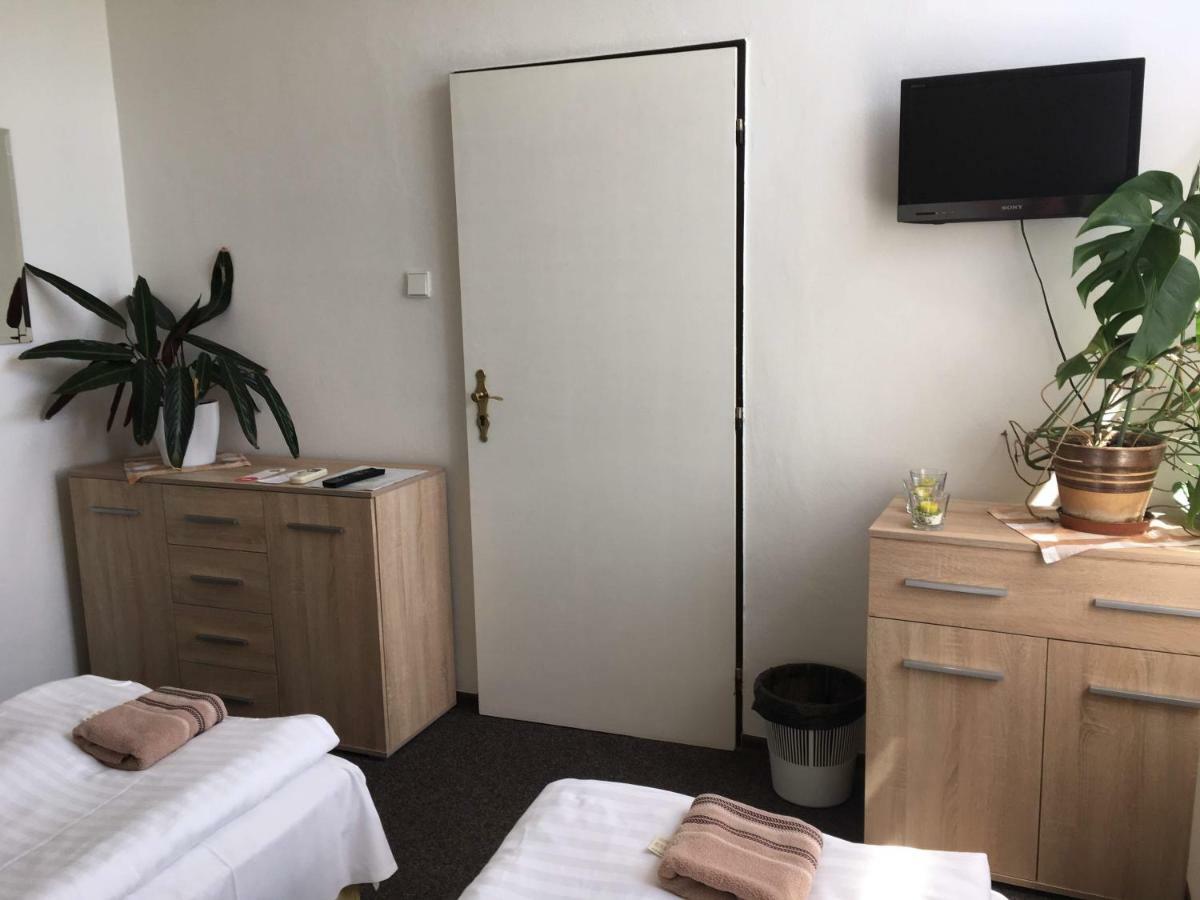 Hotel Jordanek Opočno Exteriör bild